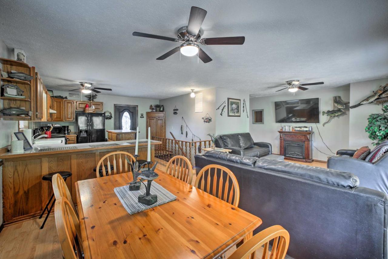 Lakefront Table Rock Home With Fire Pit! Golden 외부 사진